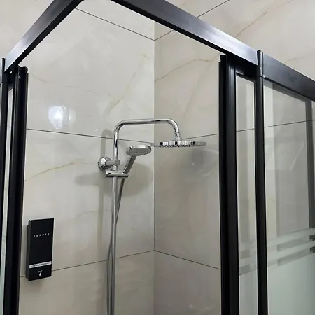 מלון דירות Gercek קיירניה